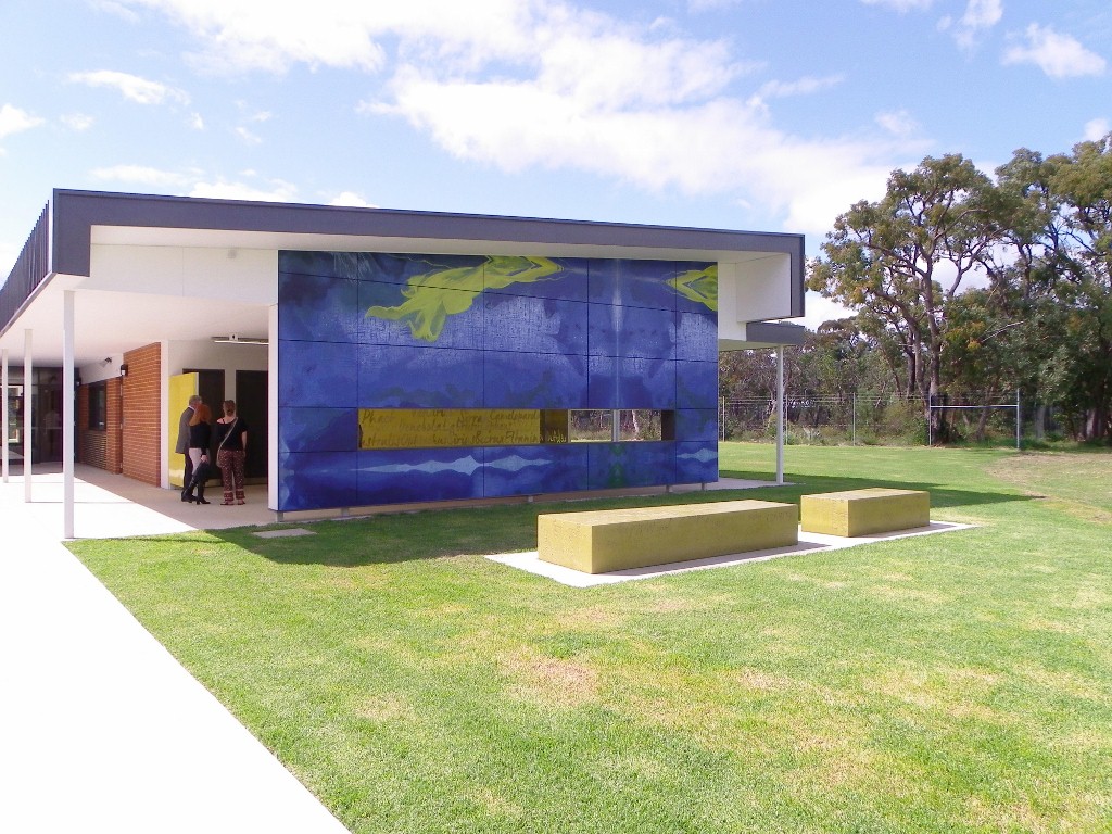 KELMSCOTT HIGH SCHOOL, Vitrapanel Custom Image